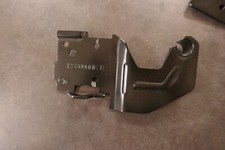 Charnière de droite pour