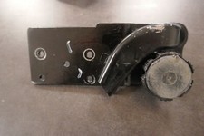 Charnière inférieur pour